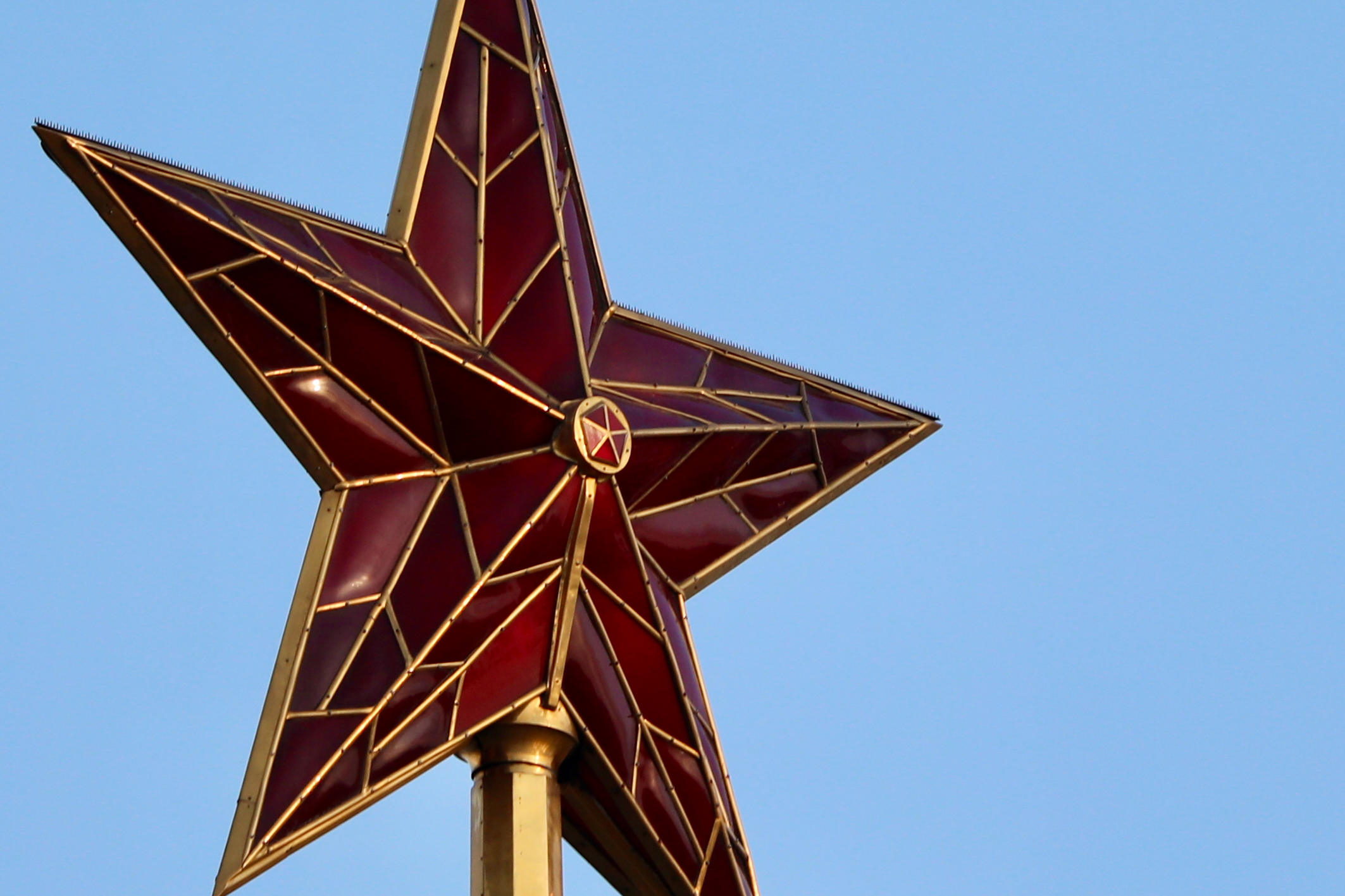 Рубиновые звезды Кремля. Кремлевские звезды 1935. Рубиновые звезды Кремля зеленые. Первые звезды Кремля.