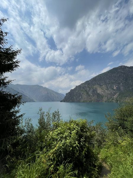 File:Sary-Chelek lake in Kyrgyzstan 4.jpg