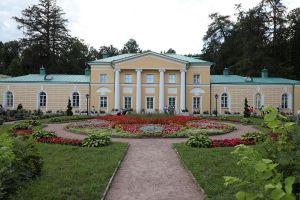 Малый дворец "Каприз" музей-усадьбы Архангельское.jpg
