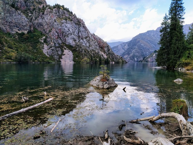 File:Sary-Chelek lake in Kyrgyzstan 1.jpg