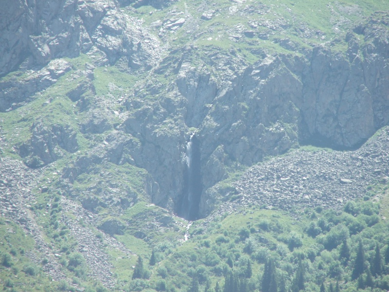 File:Waterfall Ala-Archa-1.jpg