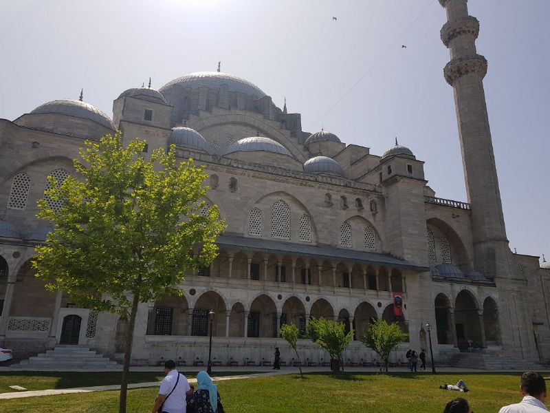 File:Süleymaniye Mosque 05.jpg