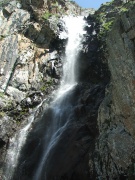Accanto alla cascata