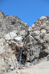 Скалистый водопад в Барскаунском ущелье
