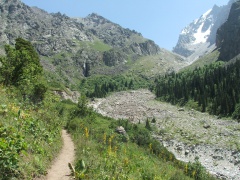 Sentiero per la cascata Ak-Sai
