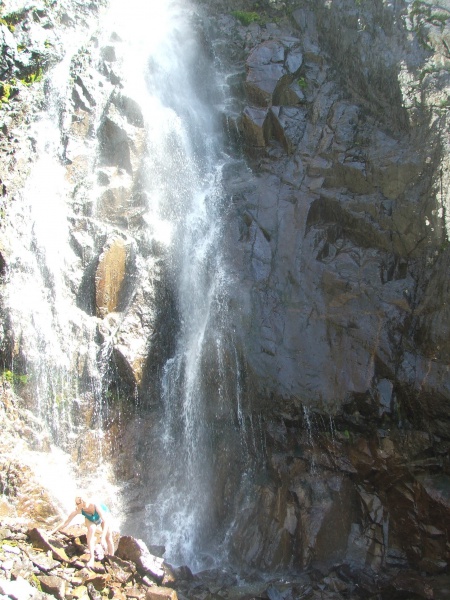 File:Waterfall Ala-Archa-2.jpg